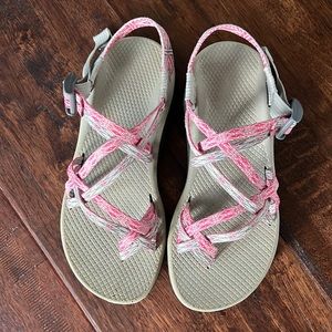 Chaco Z/Cloud X2 (w/toe straps) pink & grey sz8 EUC